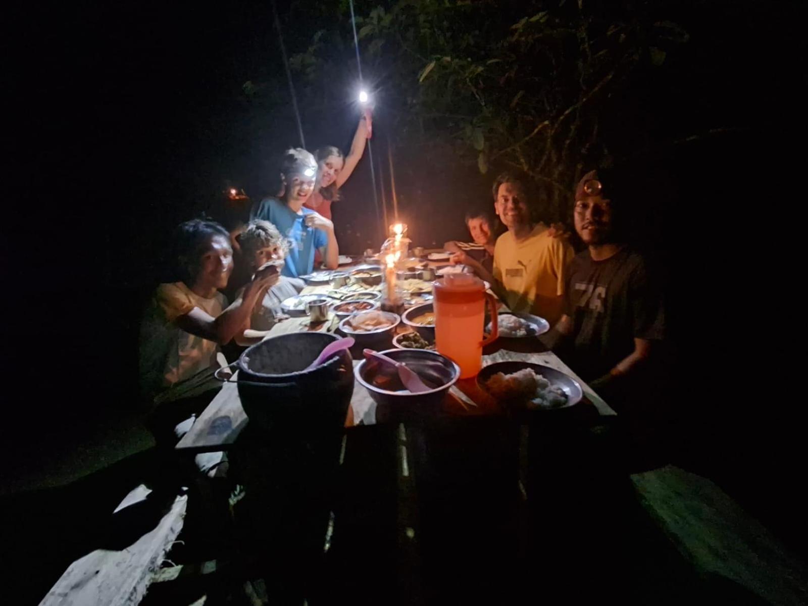 Magpie Homestay & Jungle Trekking Especially For Guest Trekking With Us Bukit Lawang Buitenkant foto